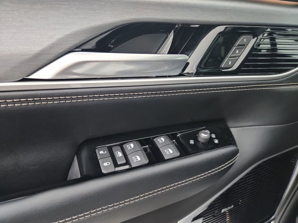 New 2026 Jeep Grand Wagoneer L Limited AWD/4WD image 20