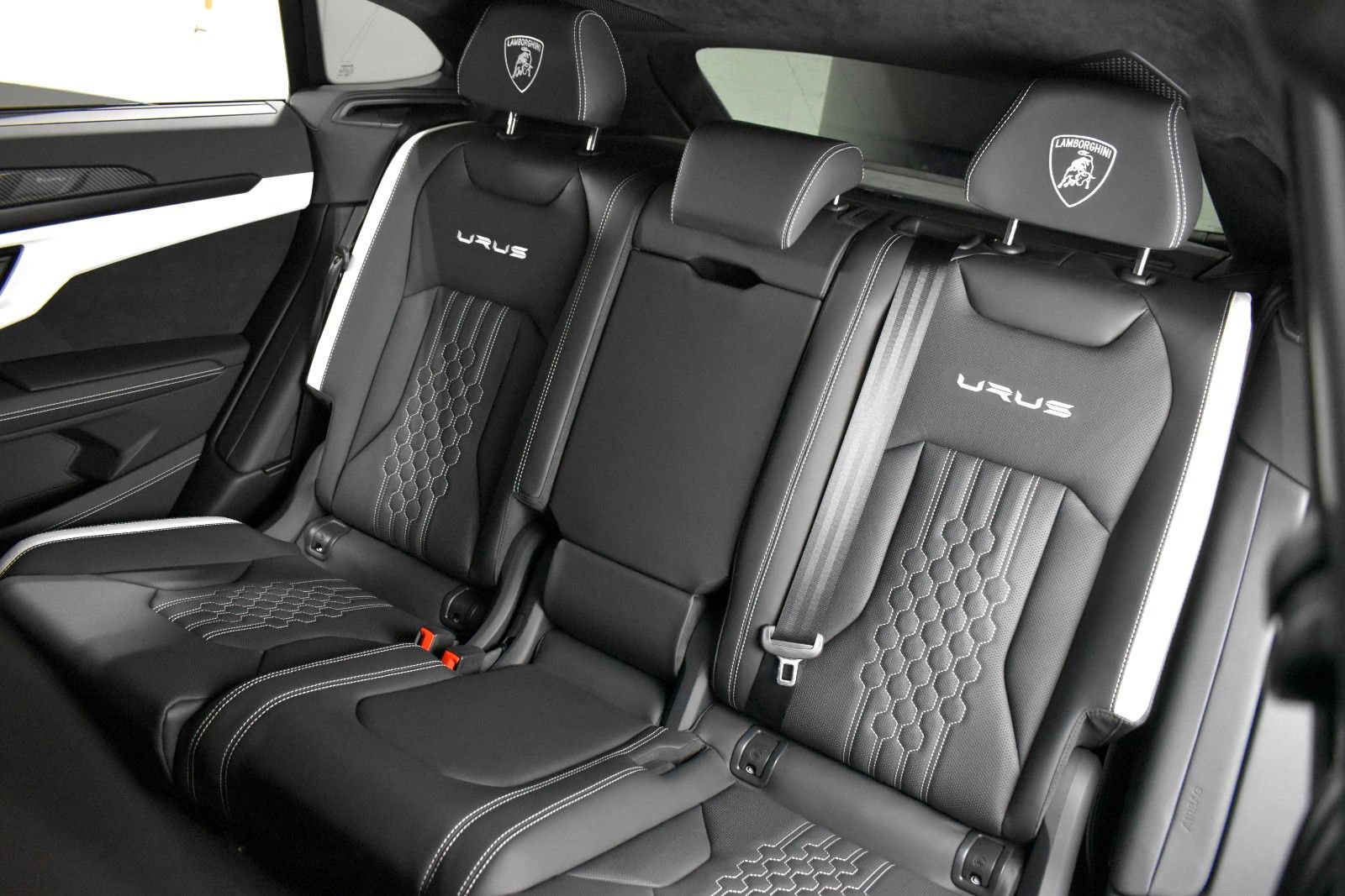 Used 2024 Lamborghini Urus S AWD/4WD image 33