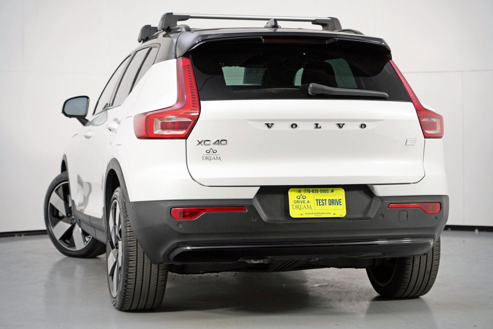 Used 2024 Volvo XC40 Recharge Plus w/ Protection Package Premier image 6