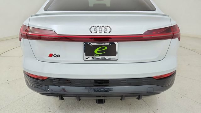 Used 2024 Audi Q8 e-tron Premium Plus w/ Premium Plus Package image 11