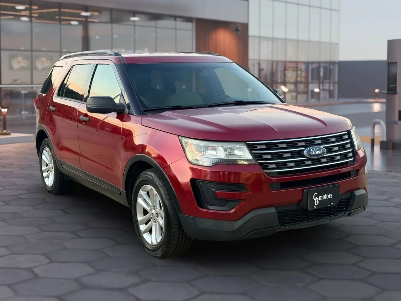 Used 2016 Ford Explorer FWD image 3