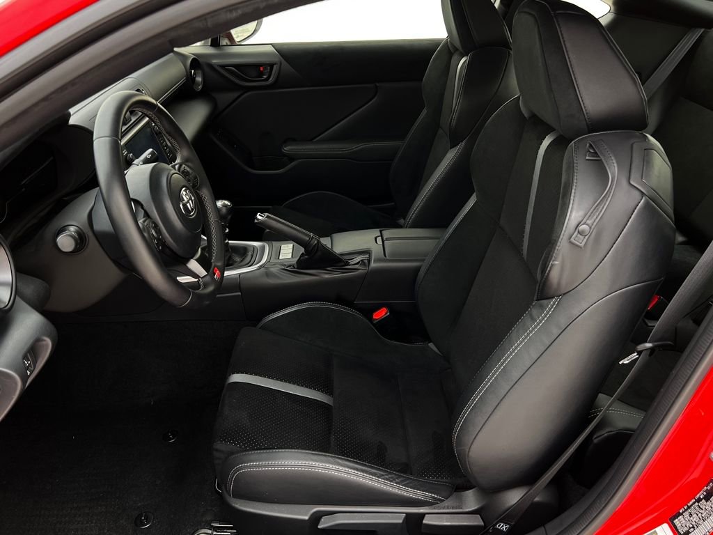 Used 2023 Toyota GR86 Premium w/ ALL Weather Mat Package (TMS) image 17