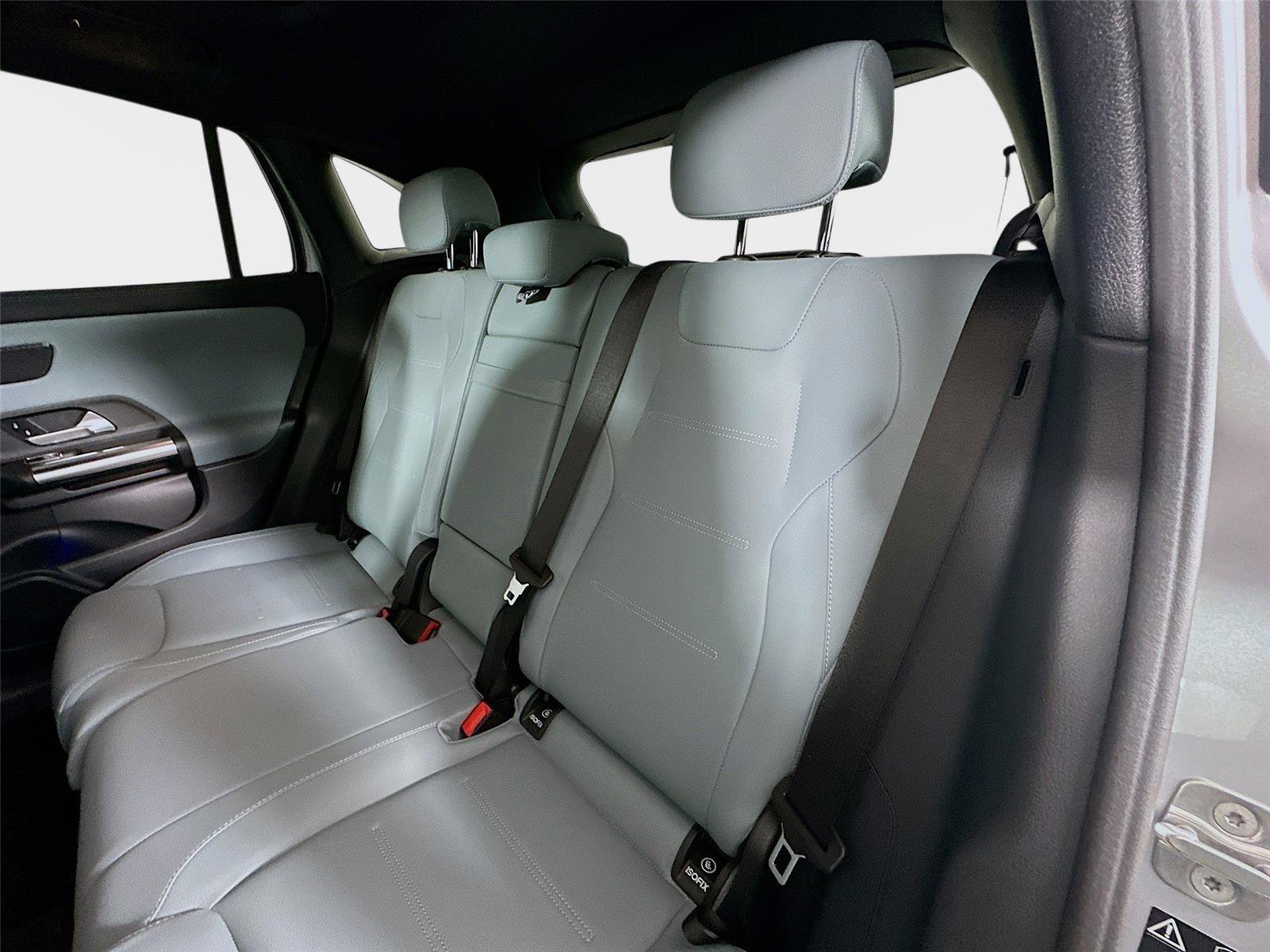 Used 2026 Mercedes-Benz GLA 250 4MATIC image 32