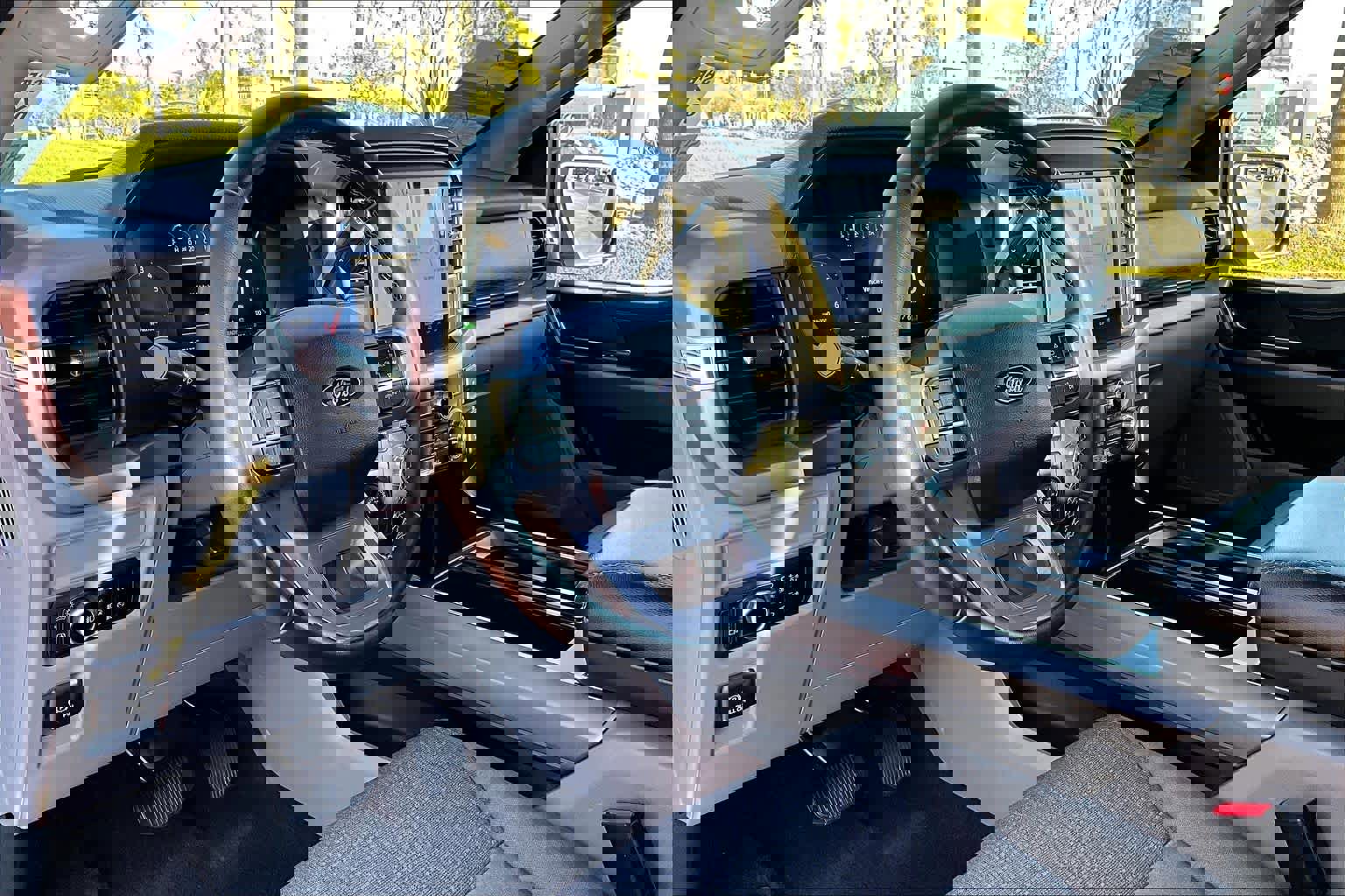 Used 2025 Ford F150 XLT w/ Equipment Group 301A Standard image 16