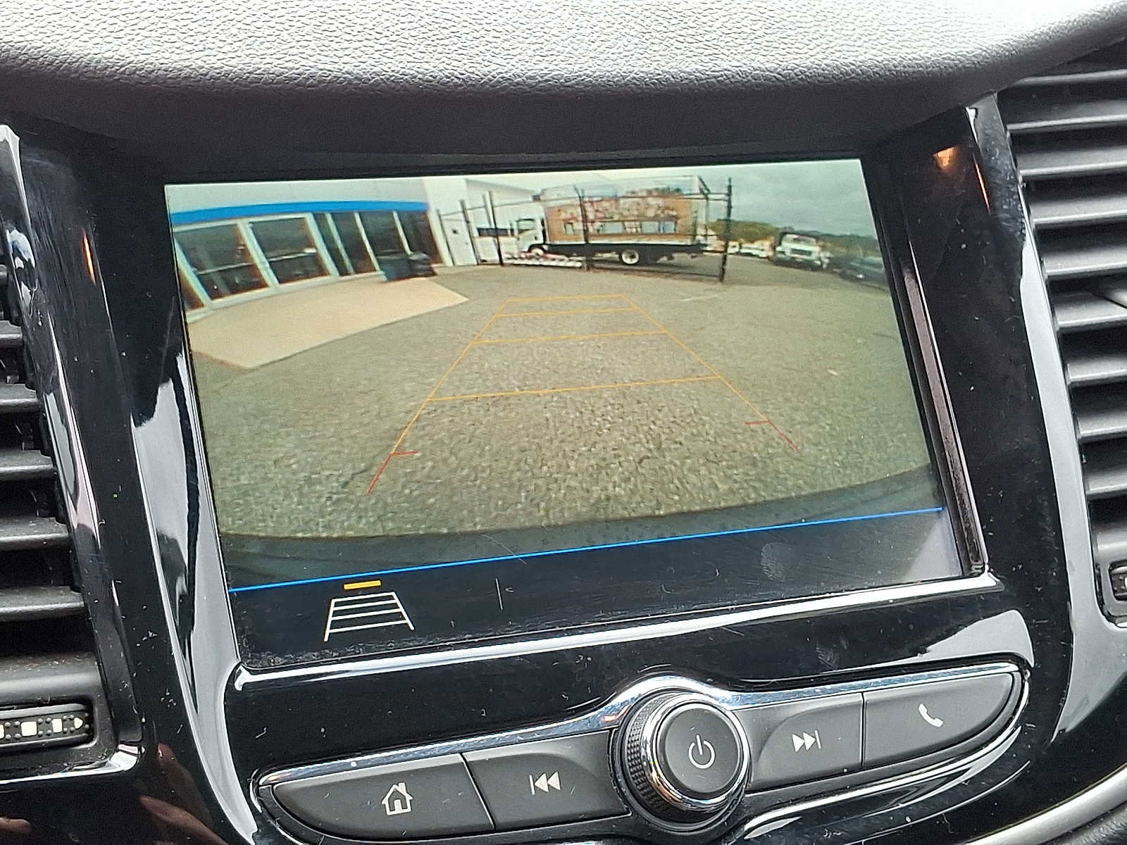 Used 2018 Chevrolet Trax LS image 17