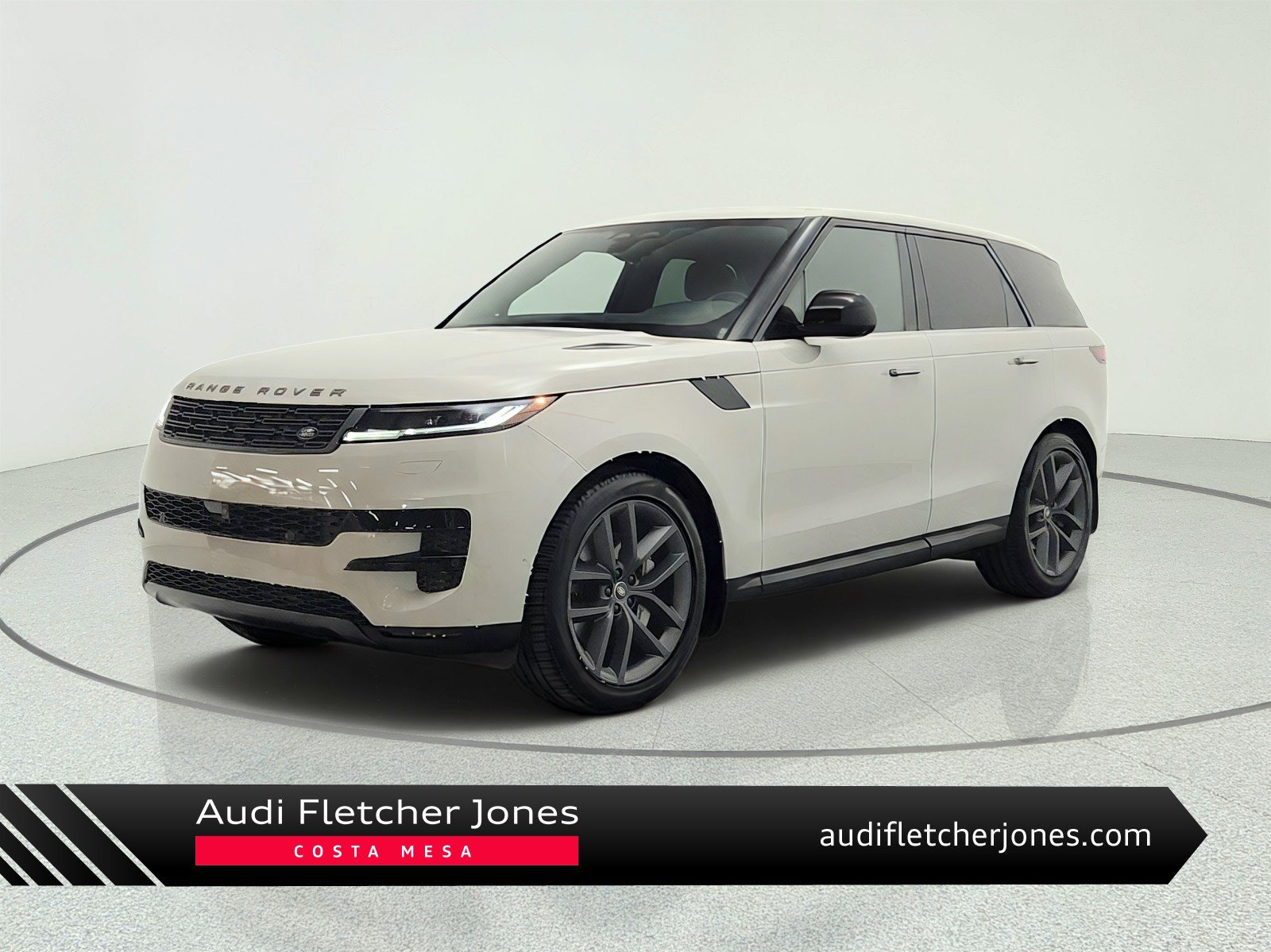 Used 2025 Land Rover Range Rover Sport SE AWD/4WD image 1