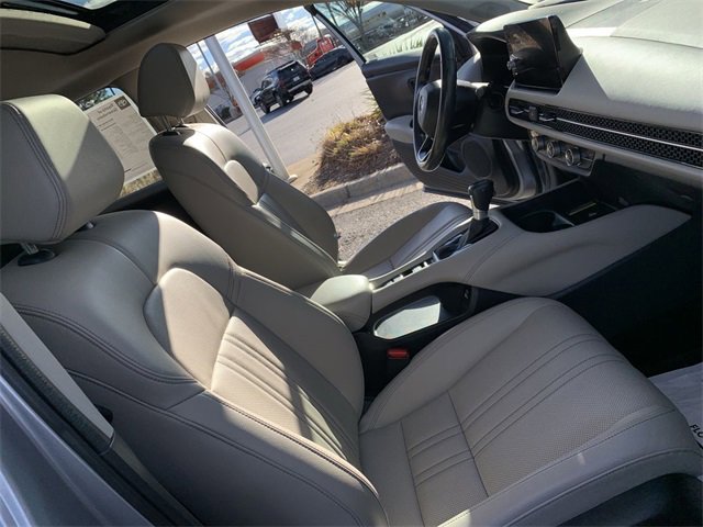 Used 2023 Honda HR-V EX-L image 14