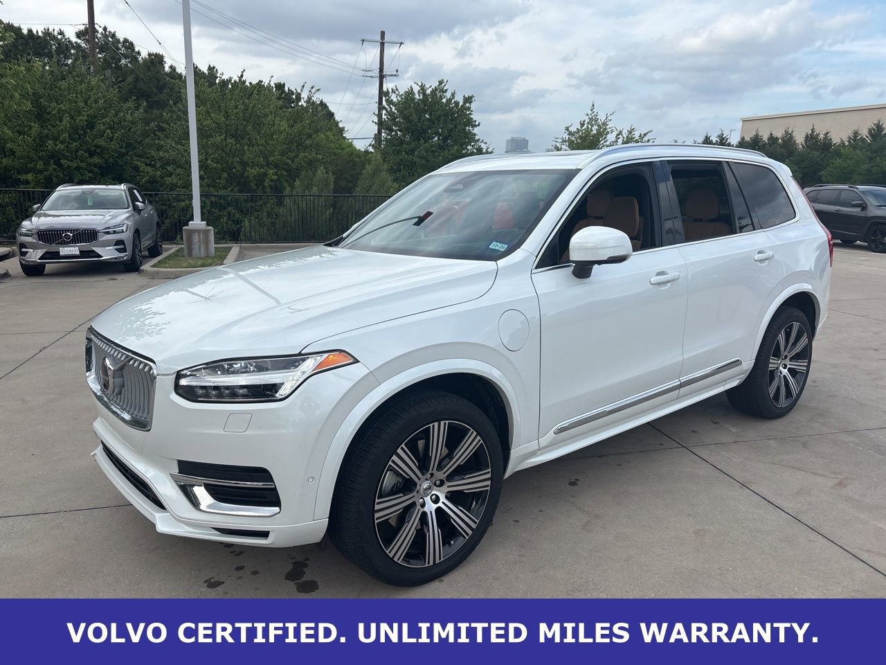 Used 2024 Volvo XC90 T8 Ultimate w/ Lounge Package image 1