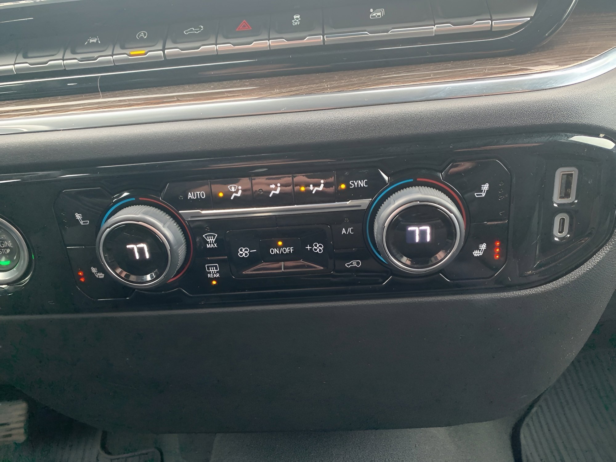 Used 2024 Chevrolet Silverado 1500 LT image 15