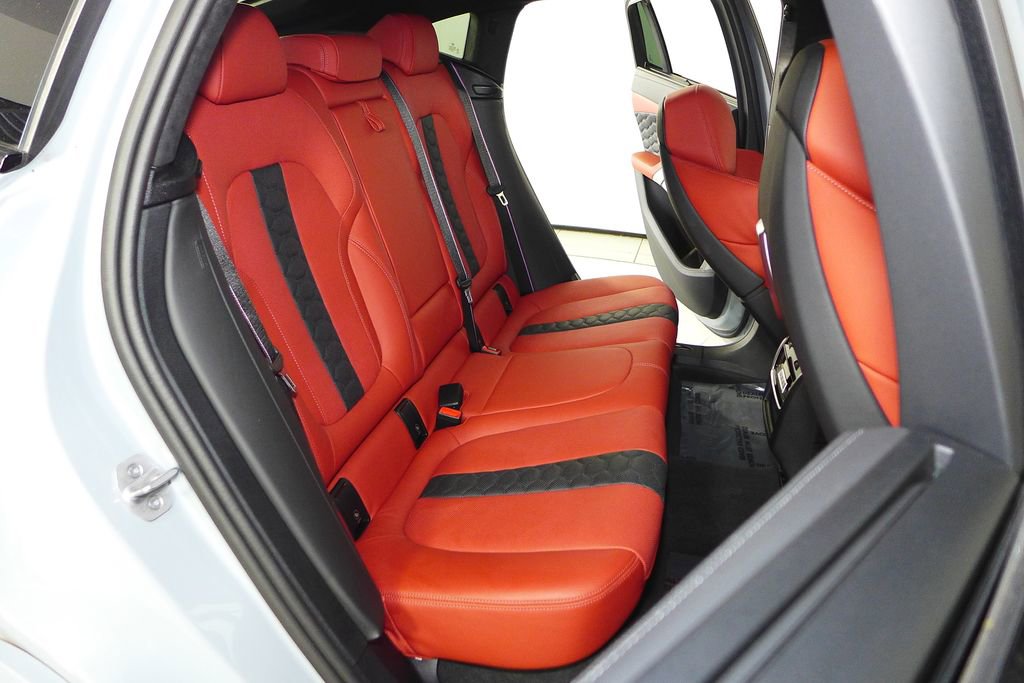 Used 2024 BMW X6 M Competition w/ Executive Package image 20