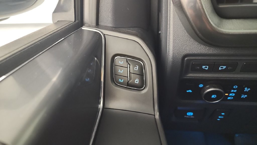 Used 2024 Ford F150 Lariat AWD/4WD image 26