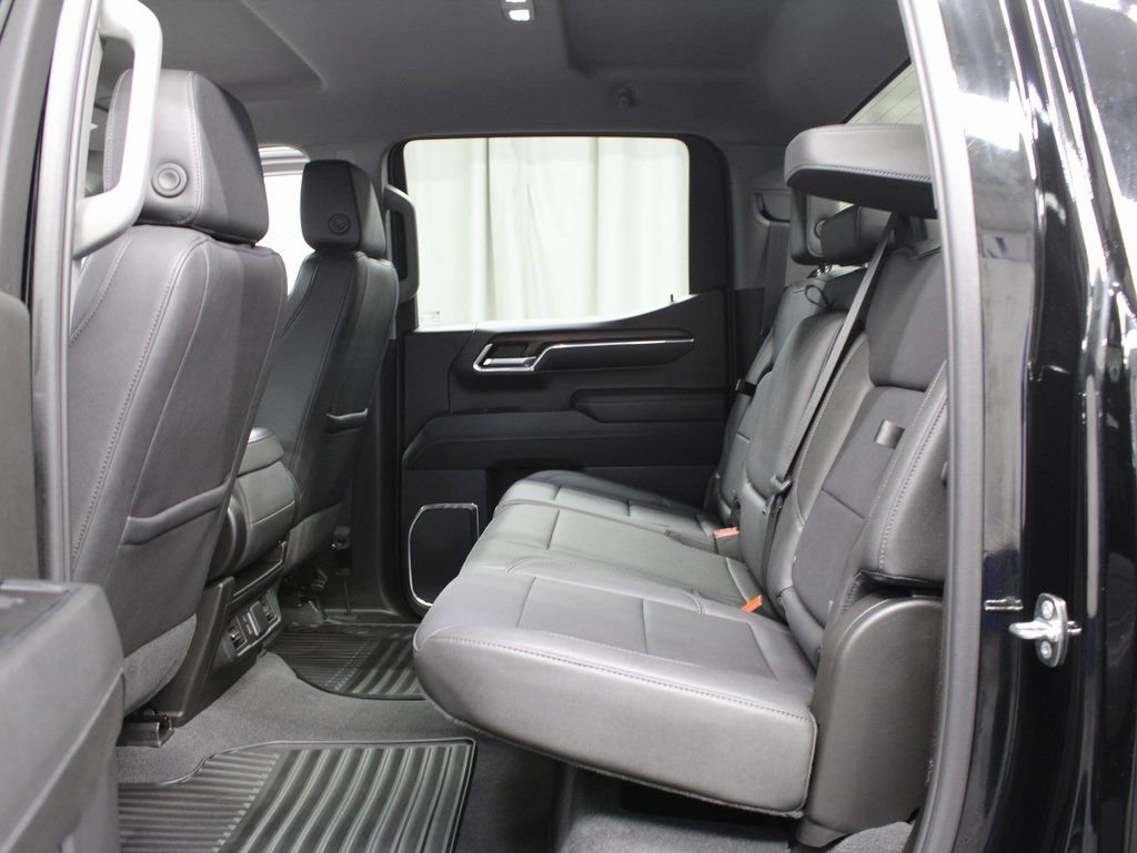 Used 2024 GMC Sierra 1500 SLT w/ X31 Off-Road Package image 10