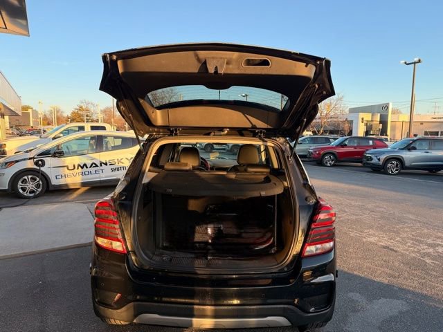 Used 2021 Chevrolet Trax LT w/ Redline Edition image 22