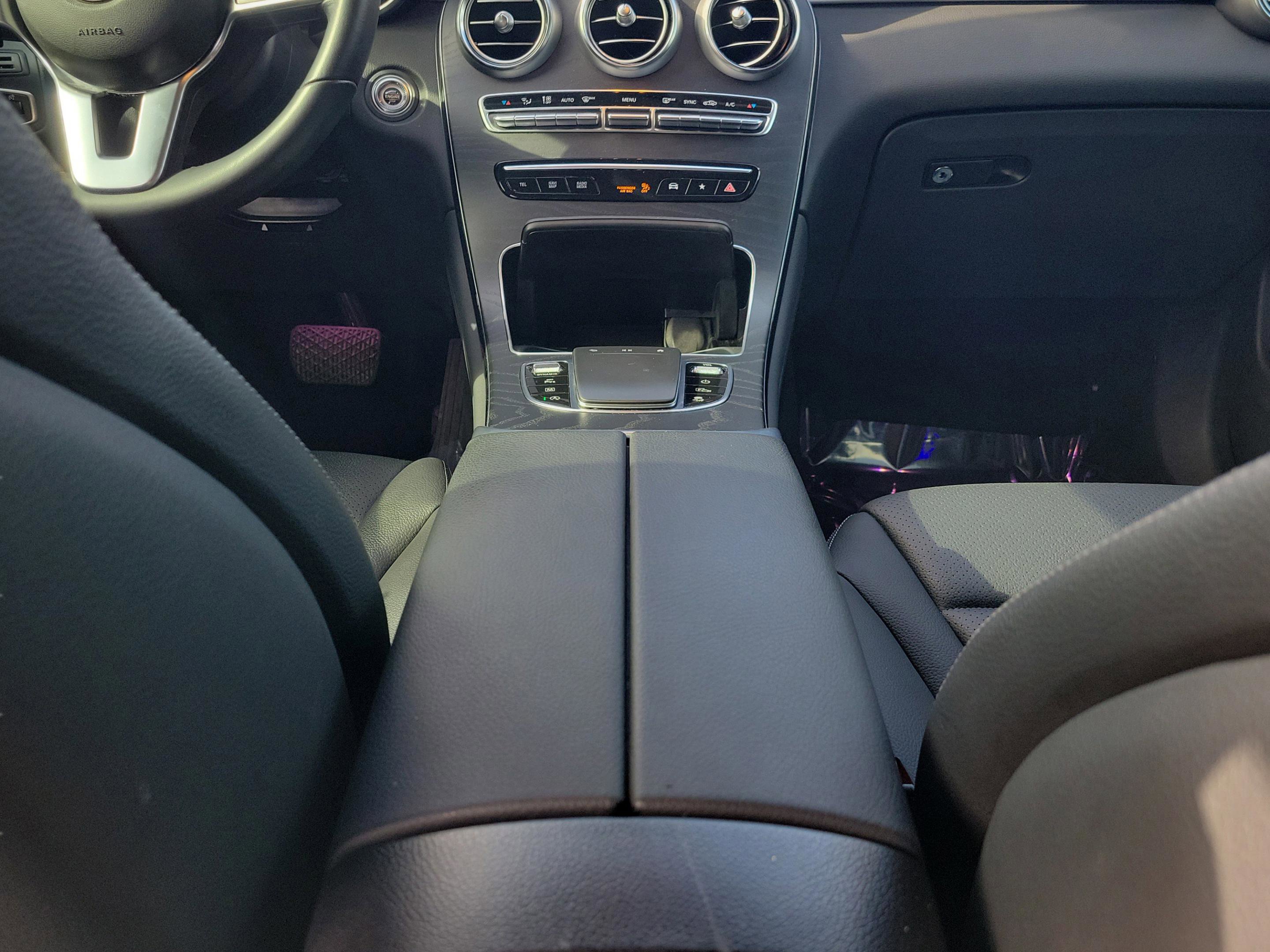Used 2022 Mercedes-Benz GLC 300 image 30