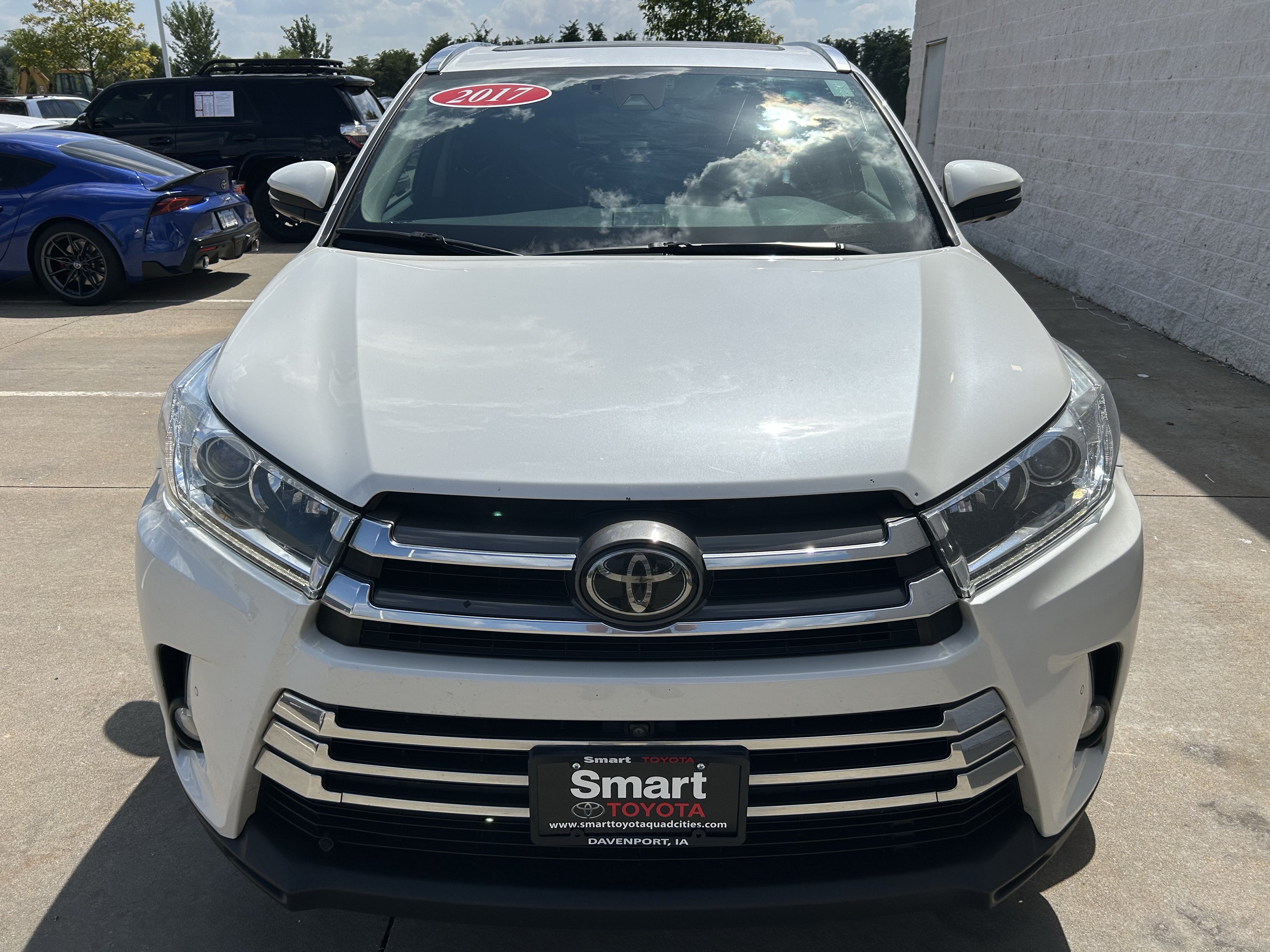 Used 2017 Toyota Highlander Limited Platinum AWD/4WD image 30