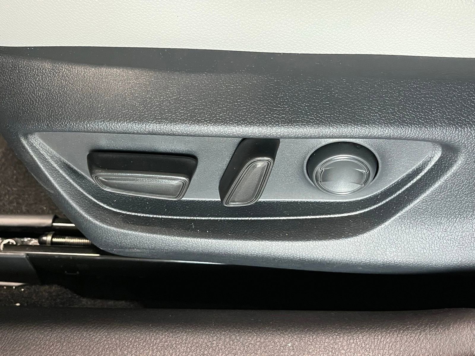Used 2026 Toyota Camry XLE FWD image 19