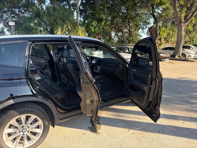 Used 2017 BMW X3 sDrive28i w/ Premium Package 3 image 13