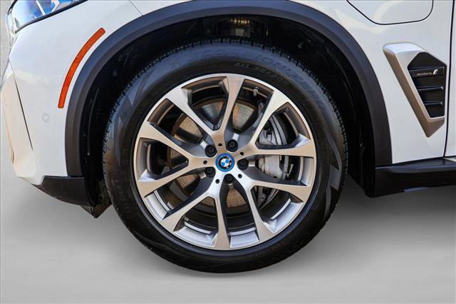 Used 2024 BMW X5 xDrive50e image 9