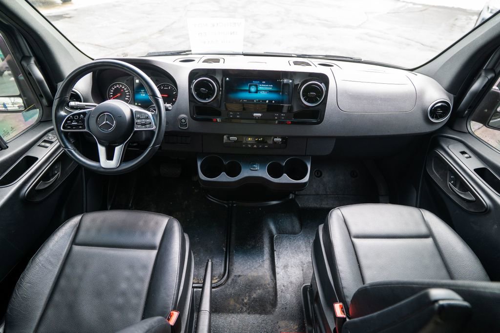 Used 2022 Mercedes-Benz Sprinter 4500 image 14