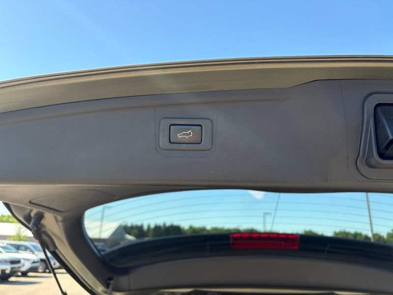 Used 2019 Subaru Outback 3.6R Touring w/ Popular Package #3A AWD/4WD image 11