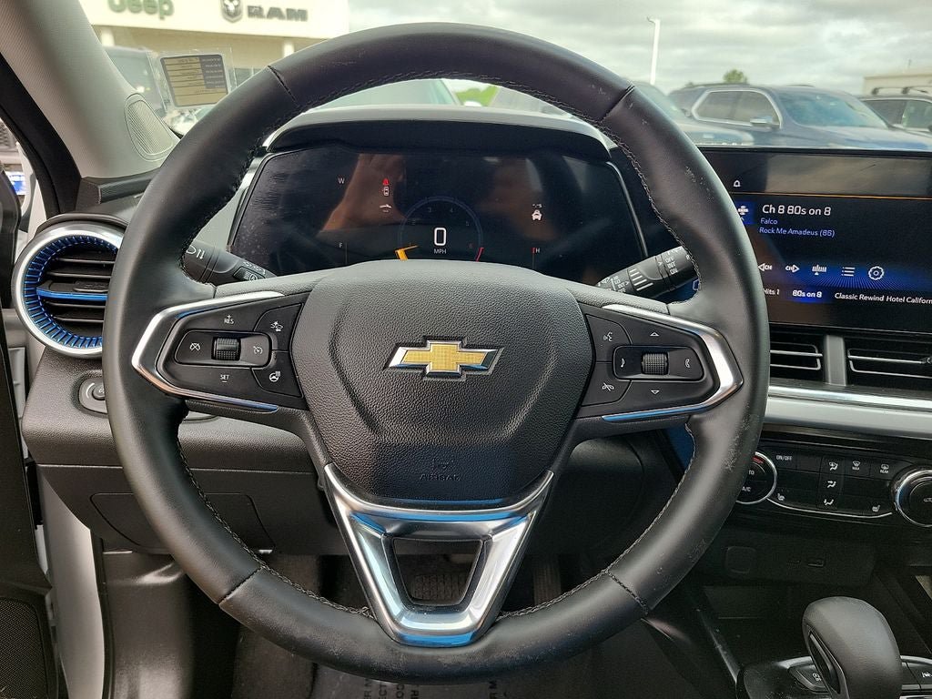 Used 2025 Chevrolet Trax LT w/ Driver Confidence Package FWD image 19