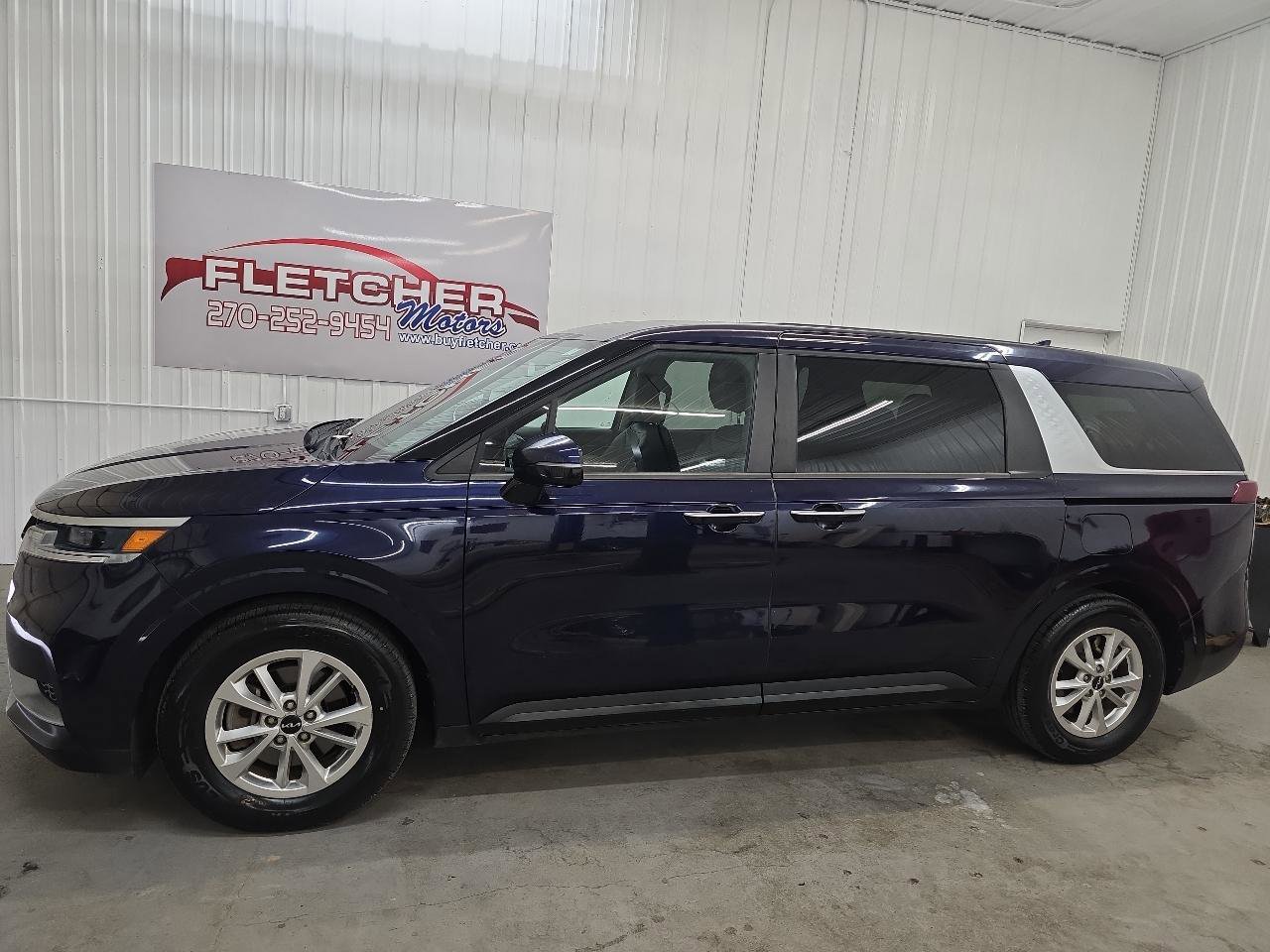 Used 2022 Kia Carnival LX FWD image 6