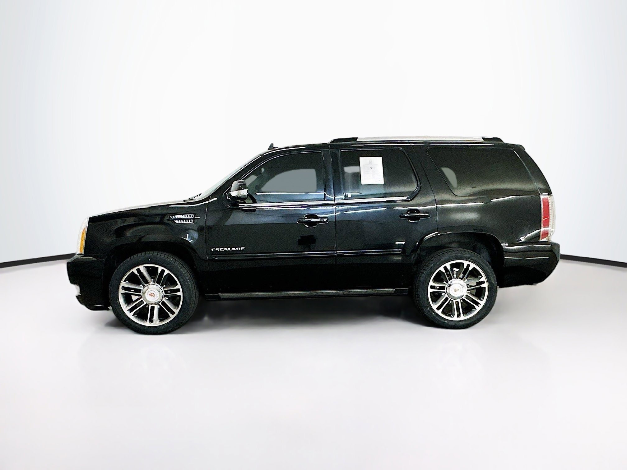 Used 2012 Cadillac Escalade Premium image 4