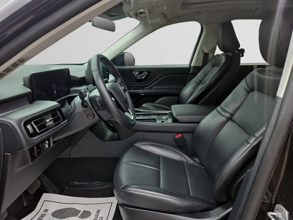 Used 2025 Lincoln Aviator AWD w/ Jet Appearance Package image 10
