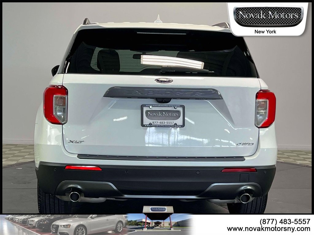 Used 2022 Ford Explorer XLT w/ Equipment Group 202A image 7