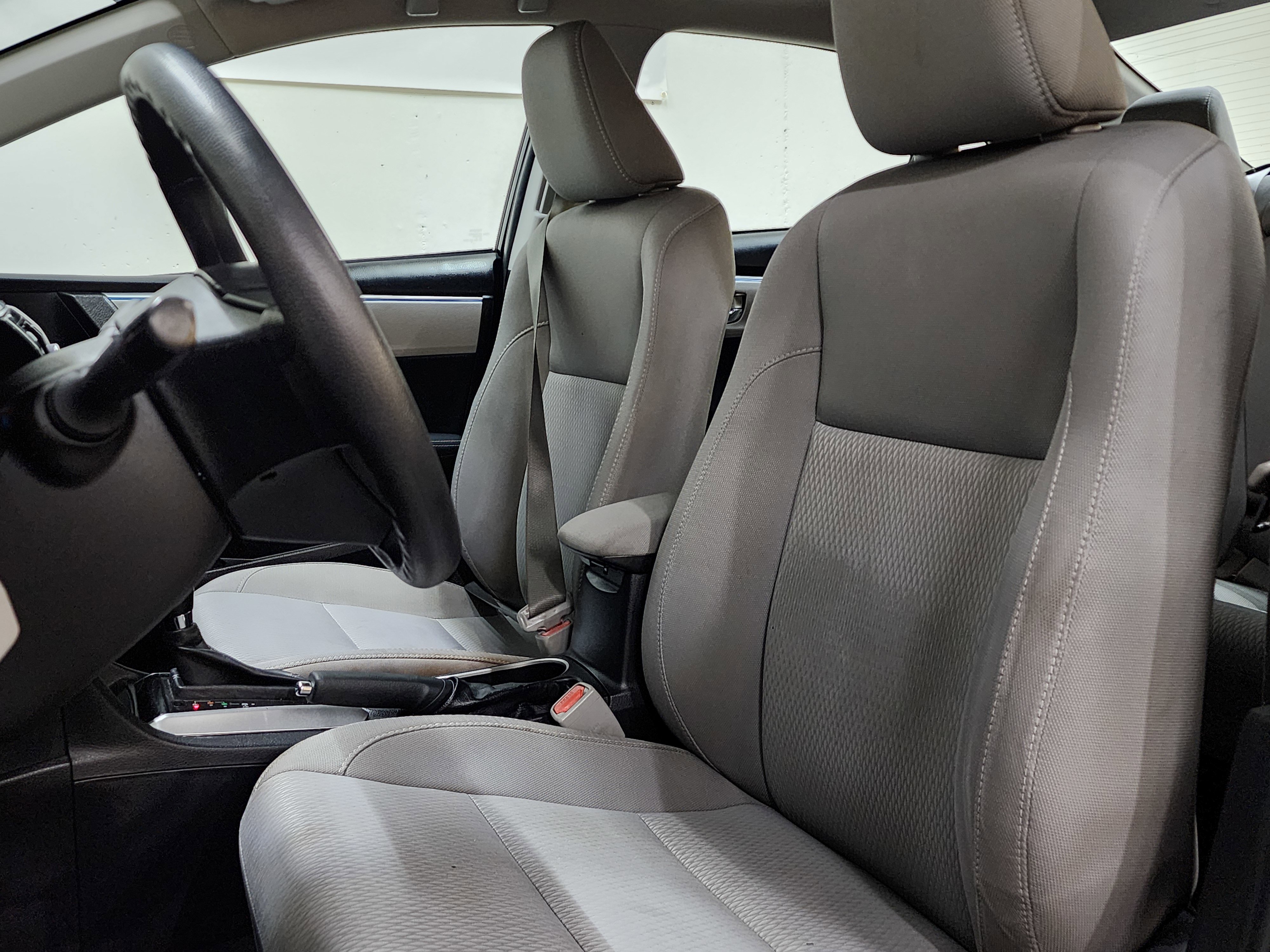 Used 2016 Toyota Corolla LE image 14