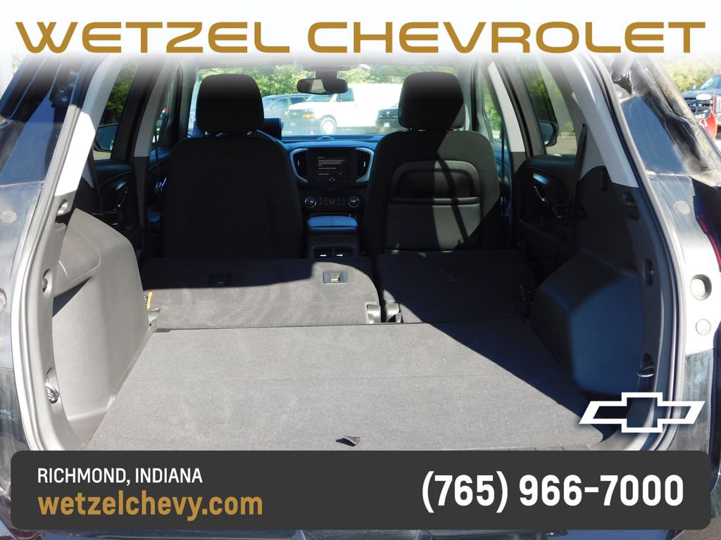 Used 2023 GMC Terrain SLE w/ Driver Convenience Package FWD image 24