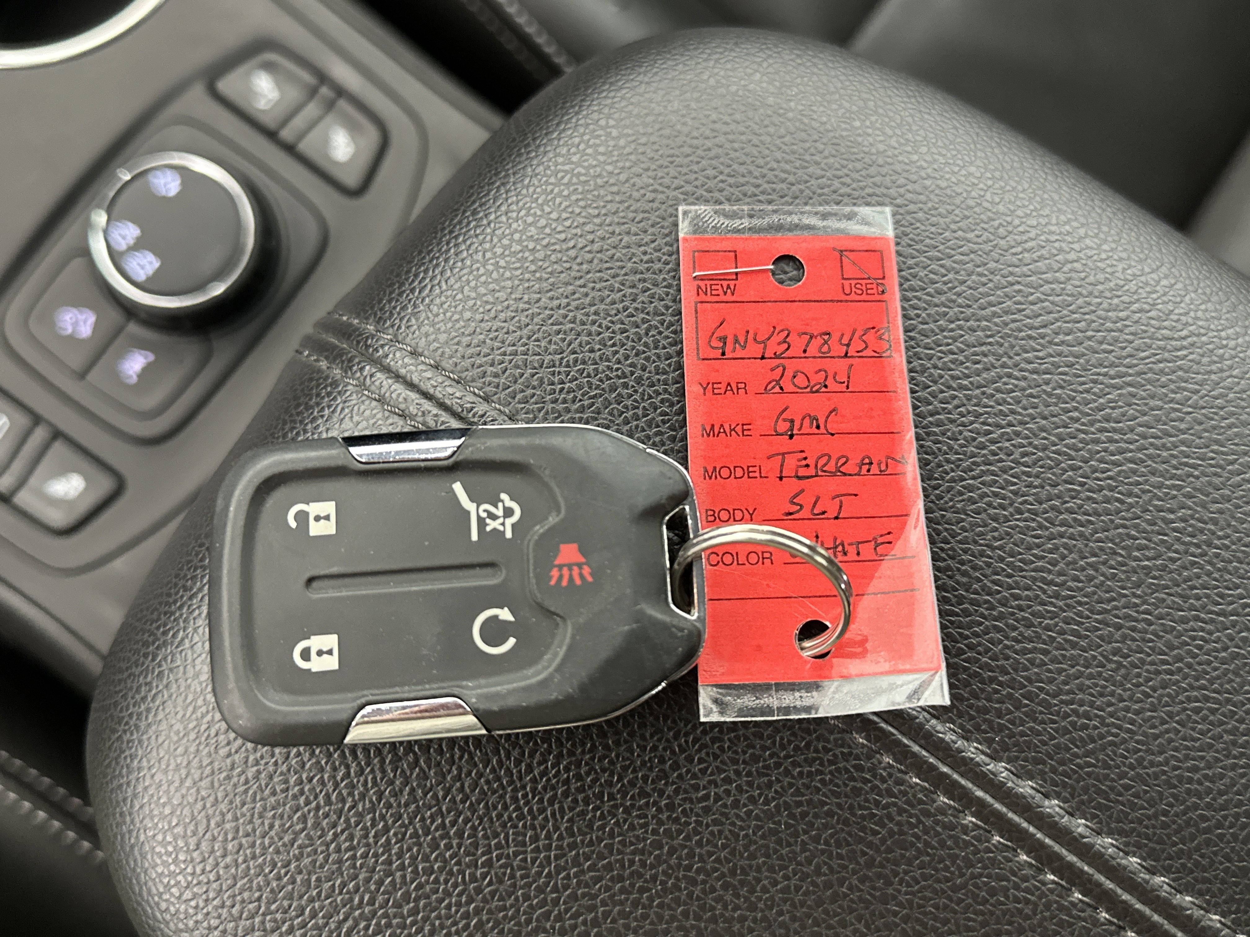 Certified 2024 GMC Terrain SLT image 33