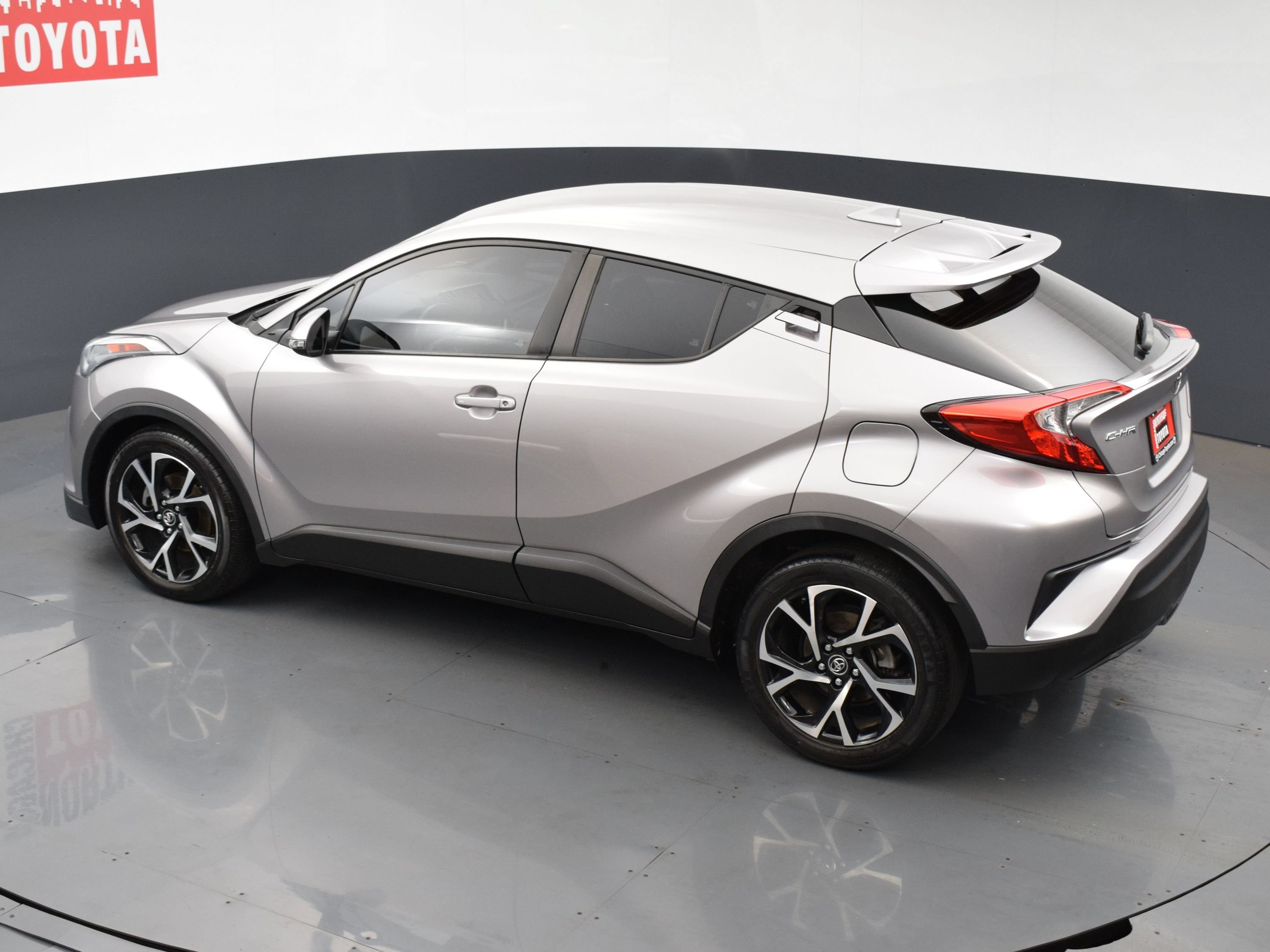 Used 2018 Toyota C-HR XLE FWD image 20