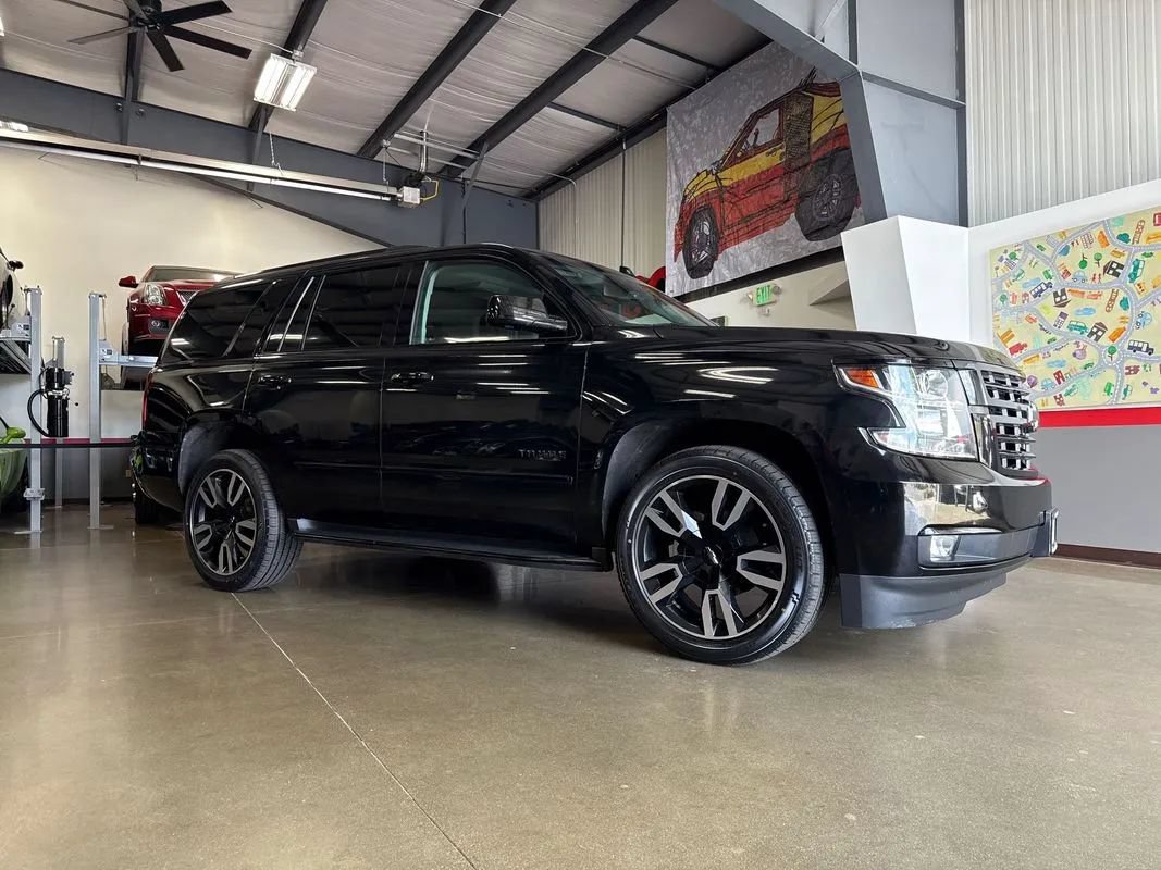 Used 2019 Chevrolet Tahoe Premier AWD/4WD image 3