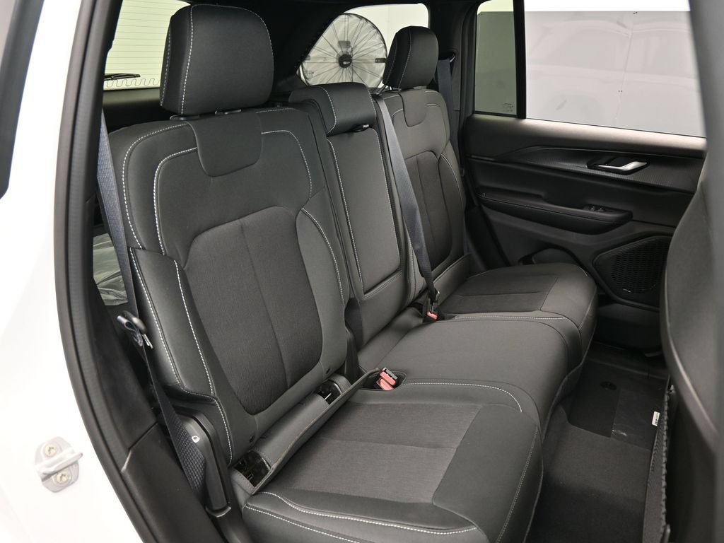 New 2026 Jeep Grand Cherokee Laredo X AWD/4WD image 41