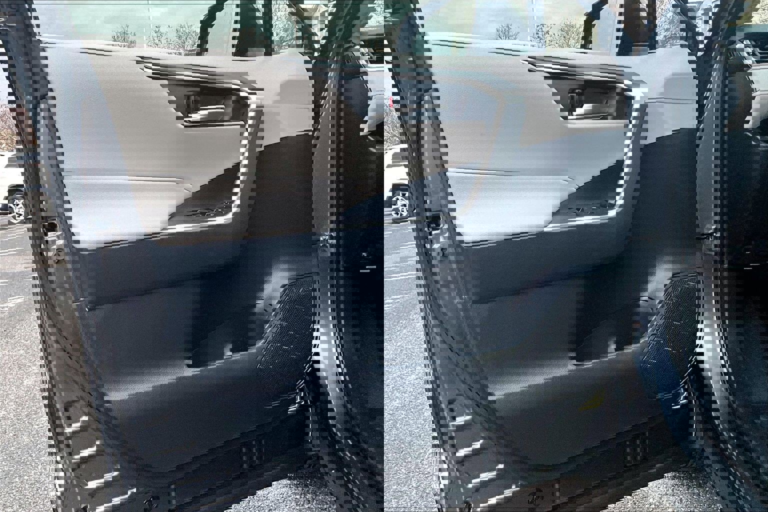 Used 2025 Toyota RAV4 XLE image 21