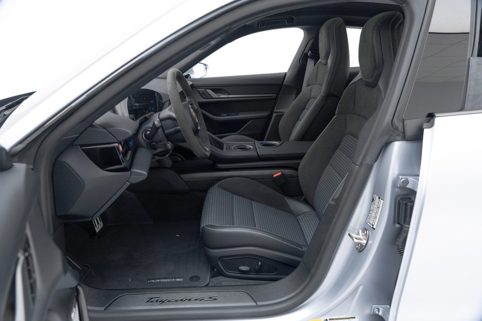 New 2025 Porsche Taycan 4S image 17
