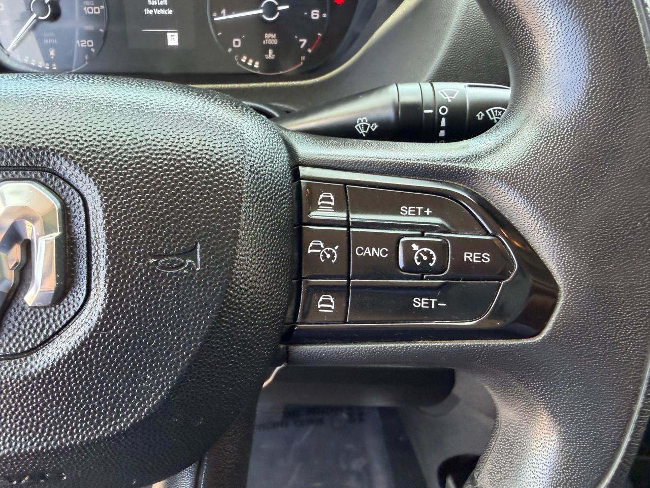 Used 2024 RAM ProMaster 2500 w/ Convenience Group FWD image 18