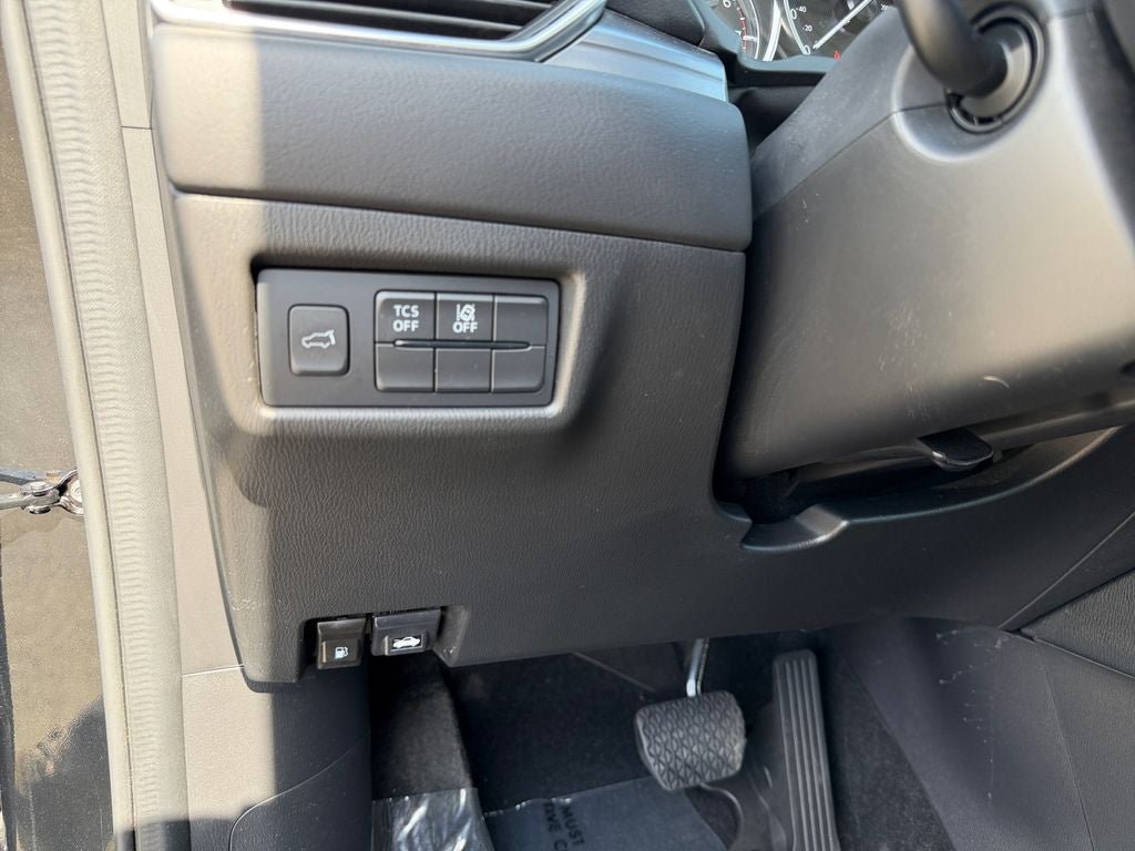 Used 2018 MAZDA CX-5 Touring w/ Preferred Equipment Package AWD/4WD image 19