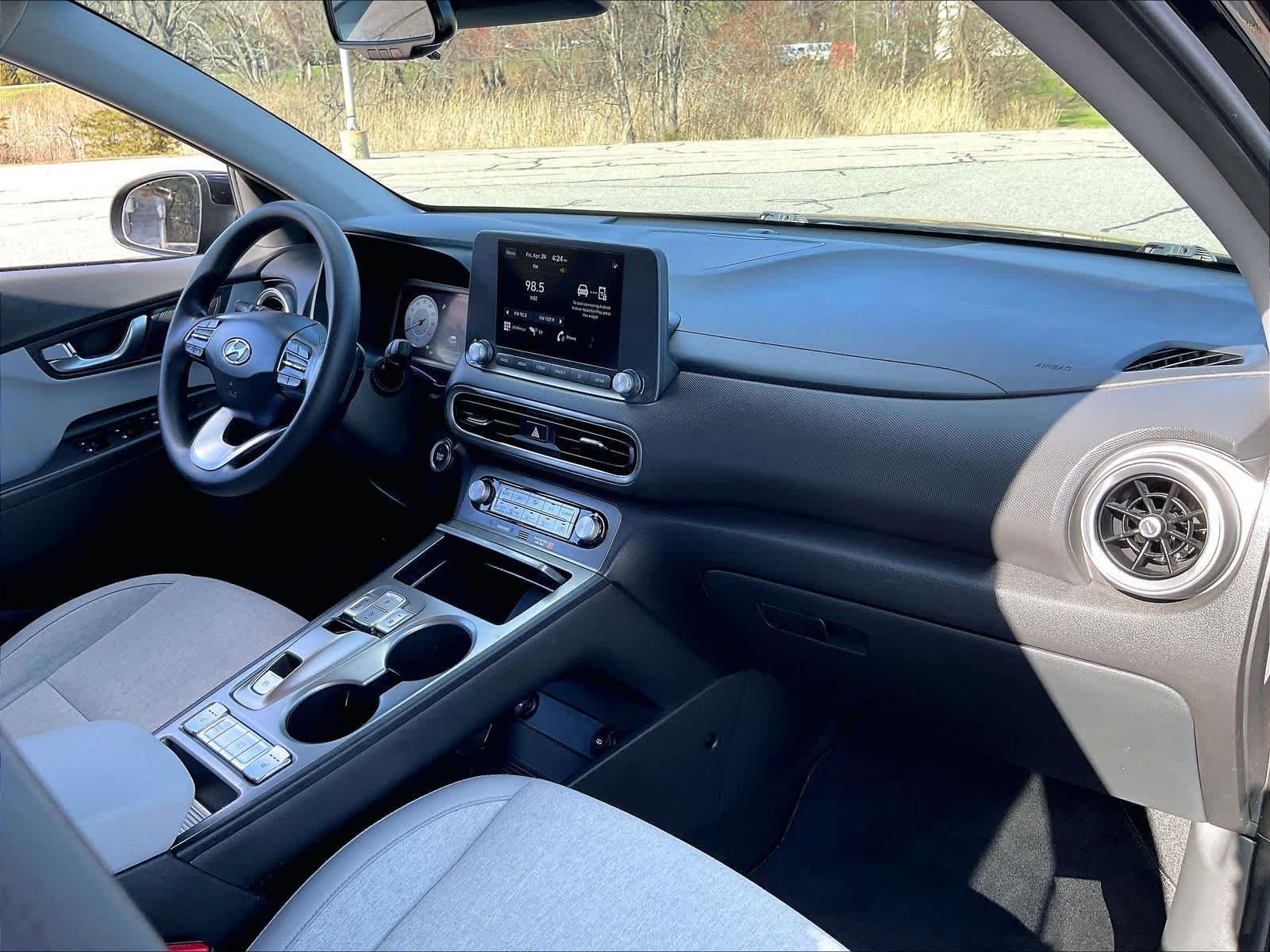 Used 2023 Hyundai Kona SE w/ Cargo Package FWD image 14