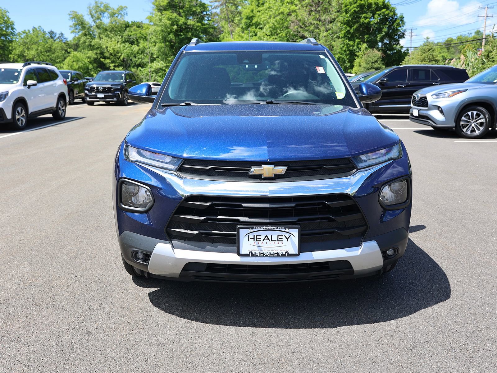 Used 2023 Chevrolet TrailBlazer LT w/ Convenience Package AWD/4WD image 2