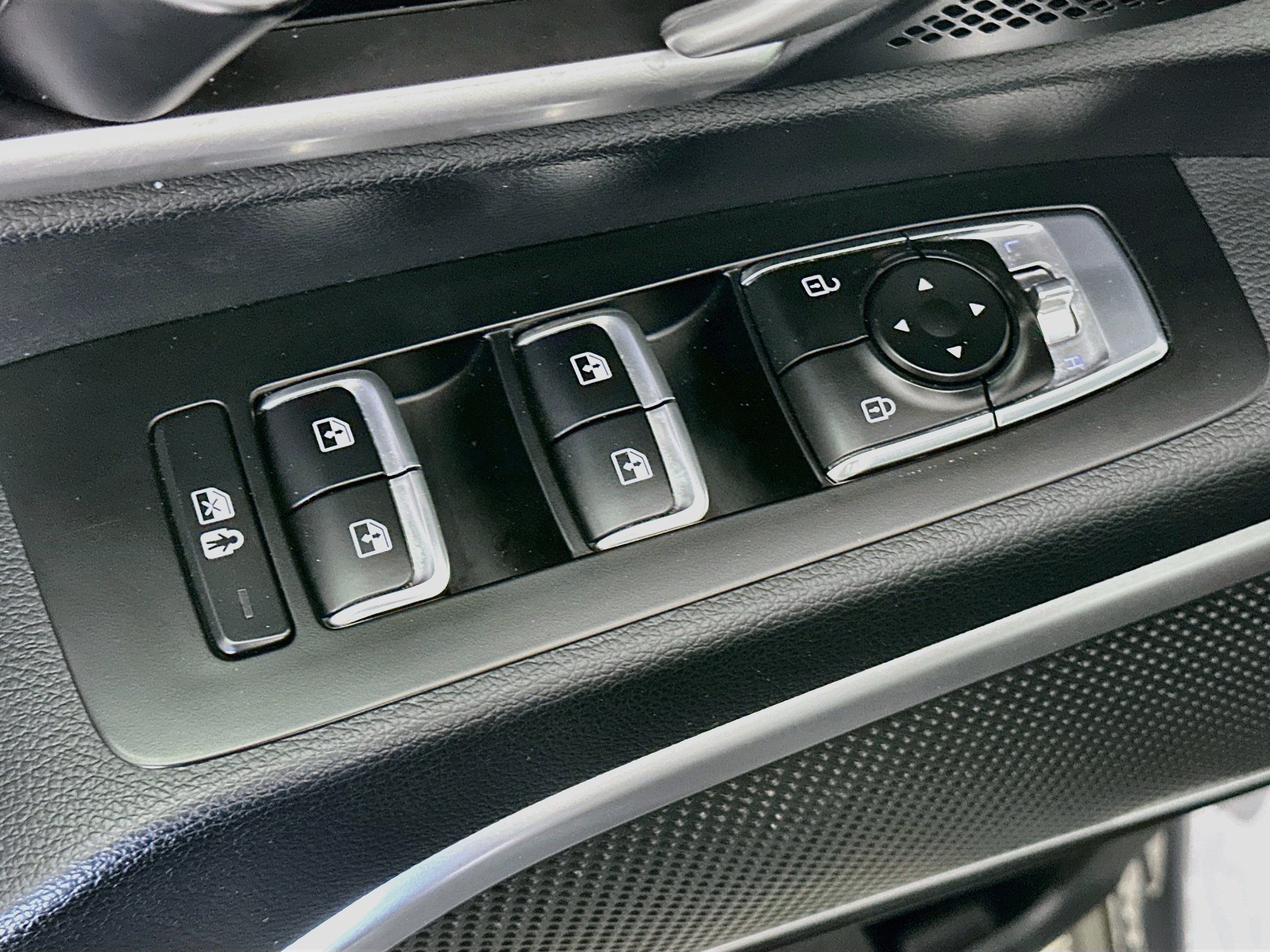 Used 2025 Kia Telluride S AWD/4WD image 15