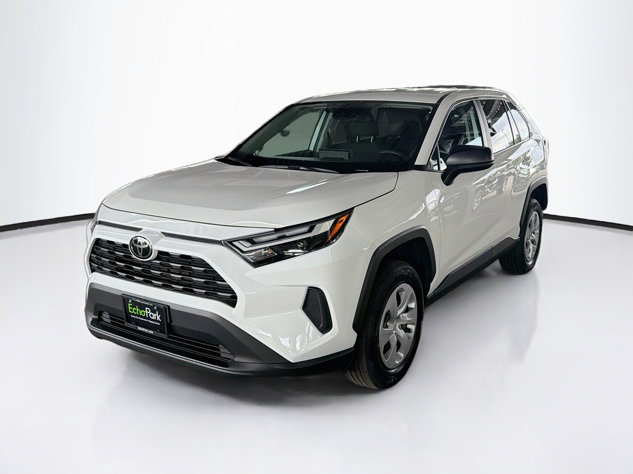 Used 2025 Toyota RAV4 LE AWD/4WD image 3