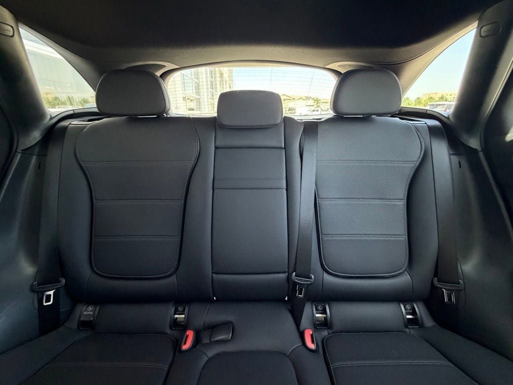 Used 2025 Mercedes-Benz GLC 300 image 20