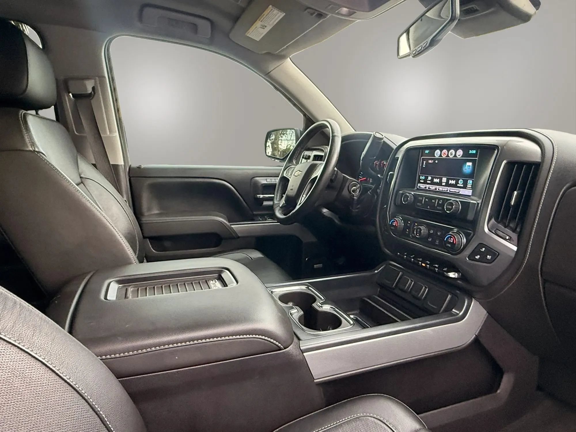 Used 2017 Chevrolet Silverado 1500 LTZ Z71 w/ LTZ Plus Package AWD/4WD image 19