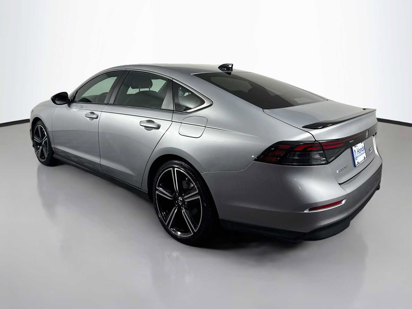 Used 2024 Honda Accord Sport image 5