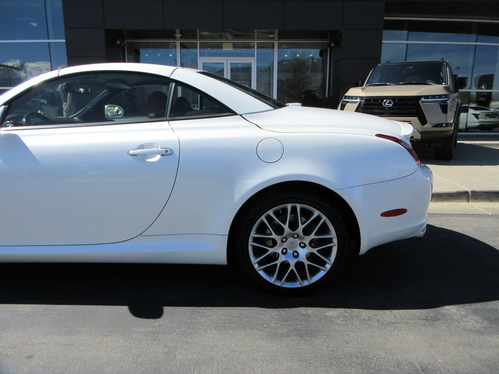 Used 2007 Lexus SC 430 Convertible image 4