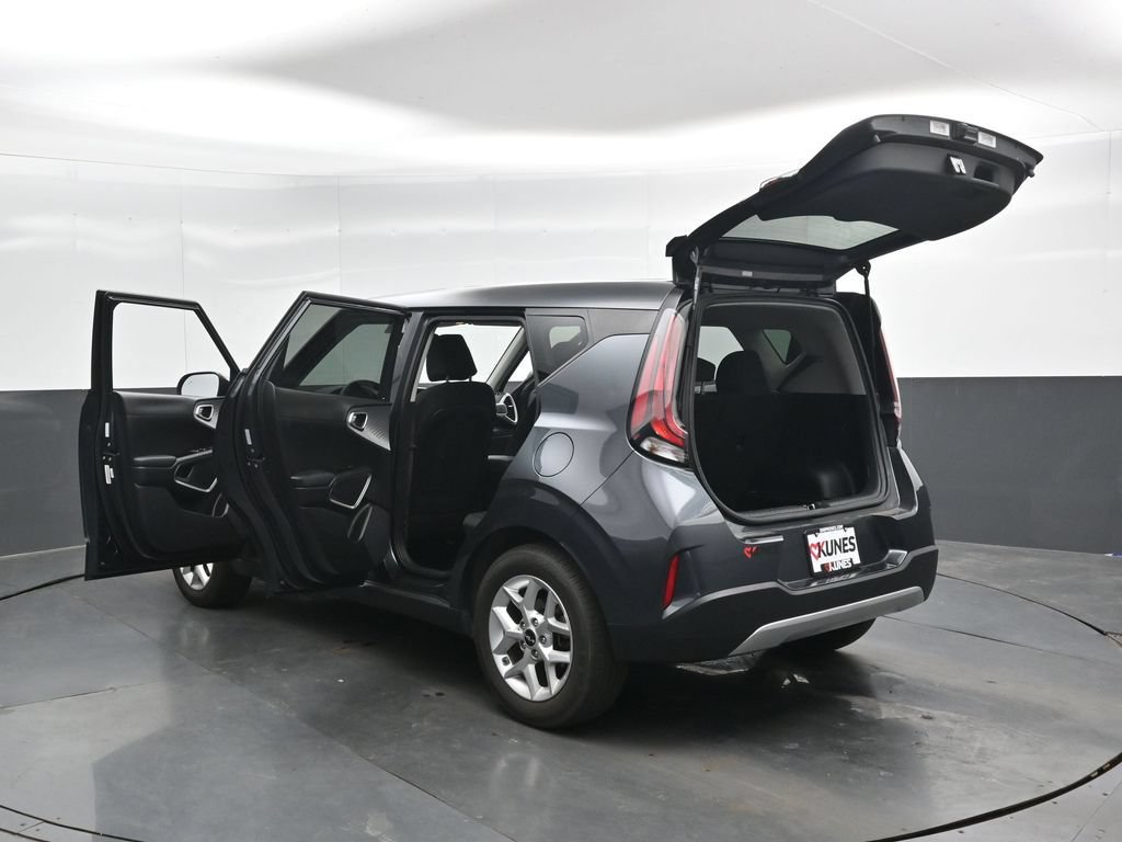 Used 2025 Kia Soul LX w/ LX Technology Package FWD image 46