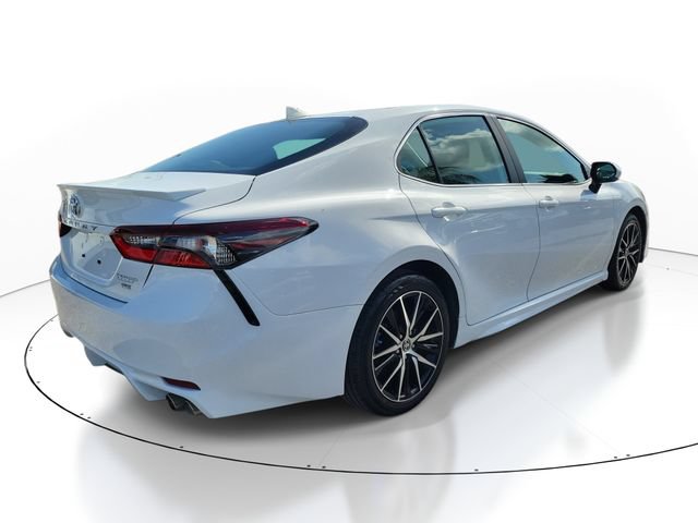 Used 2024 Toyota Camry SE w/ Convenience Package FWD image 2