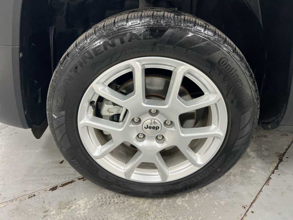 Used 2022 Jeep Renegade Latitude w/ Convenience Group image 26